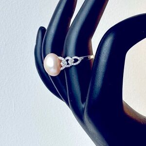 ✨ PEARL & DIAMOND Ring in 14K White Gold✨